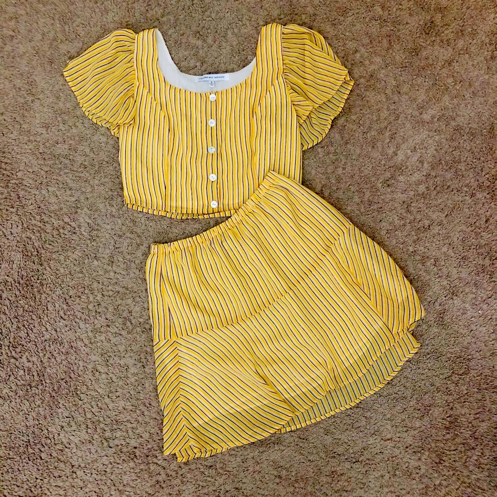 Cupcakes & Cashmere yellow set